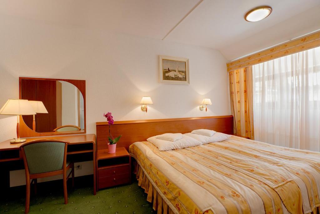 Hotel Zajazd Piastowski Kazimierz Dolny Habitación foto